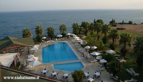 نمای پنجره اتاق ما به دریا